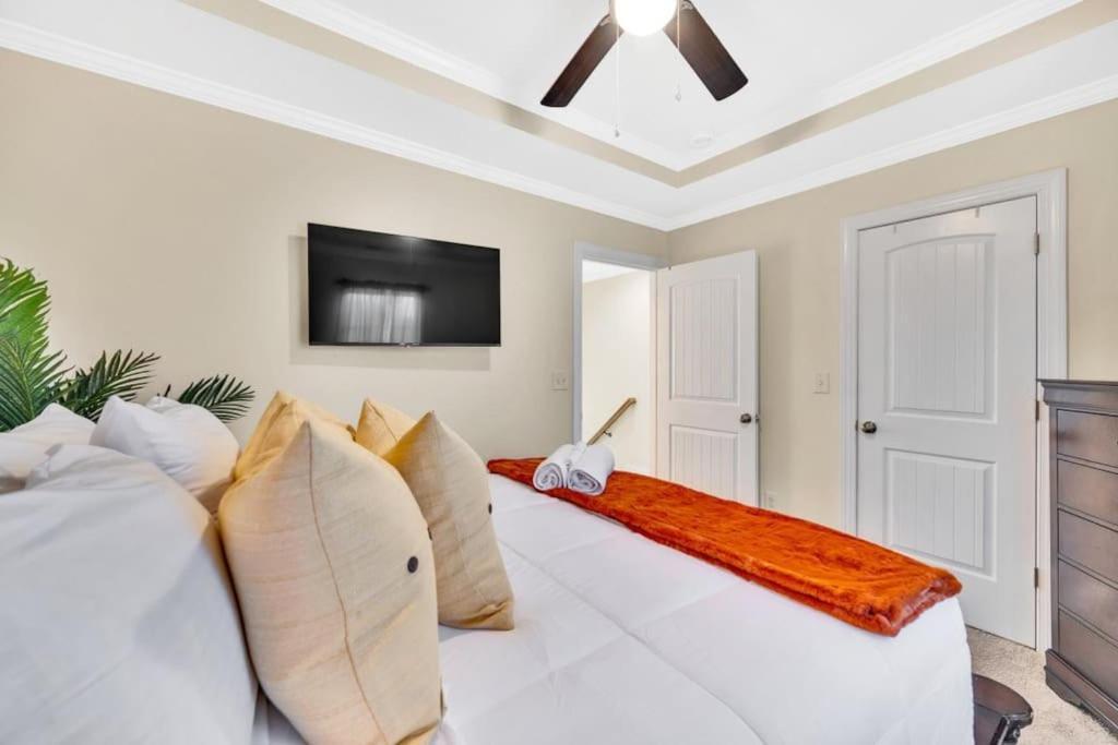 Вилла Cozy 2B Townhouse King Bed Free Parking Tv In Brs Конкорд Экстерьер фото